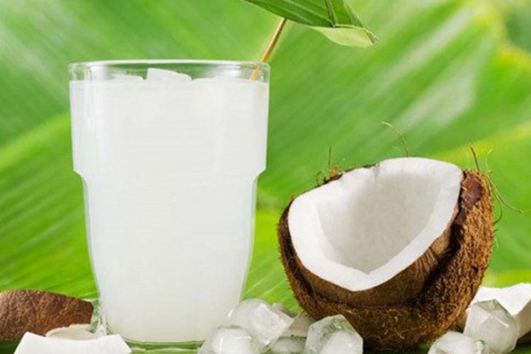 Lợi ích của sinh tố dừa